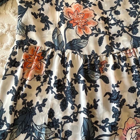 Loft 3/4 sleeve, flounce bottom, pretty print, size S - Picture 2 of 2